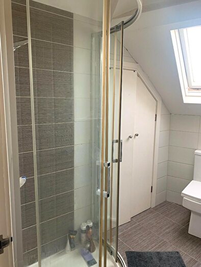 1 Bedroom Flat To Rent In Windsor Road, Penarth, South Glamorgan, Vale Of Glamorgan, The, CF64