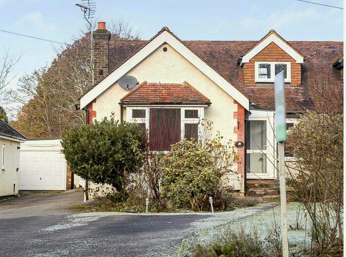 4 Bedroom Semi-Detached Bungalow To Rent In Dixons Hill Close, Welham Green, AL9