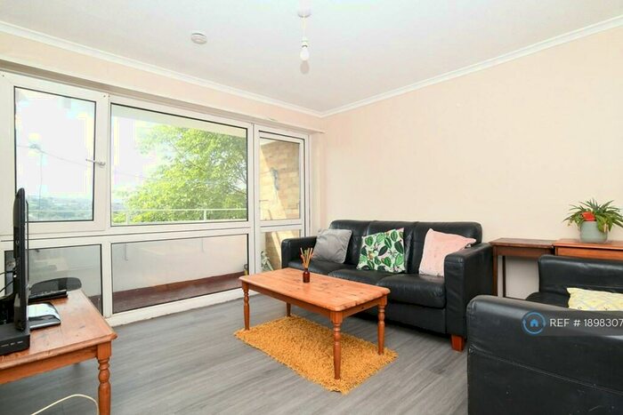 4 Bedroom Flat To Rent In Highbrook Close, Brighton, BN2