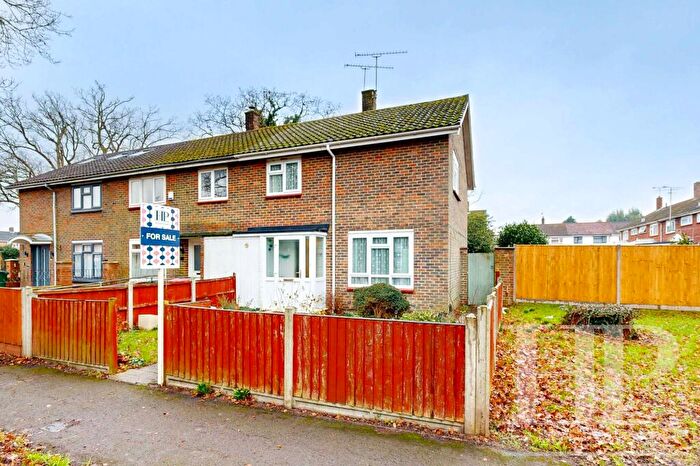 3 Bedroom End Of Terrace House For Sale In Parham Road, Crawley, RH11