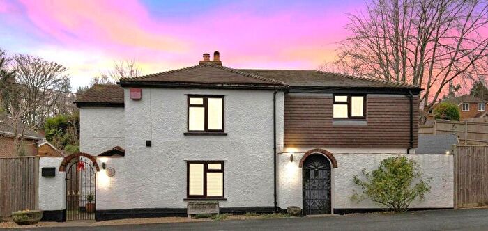 5 Bedroom Detached House For Sale In London Road, Liphook, GU30