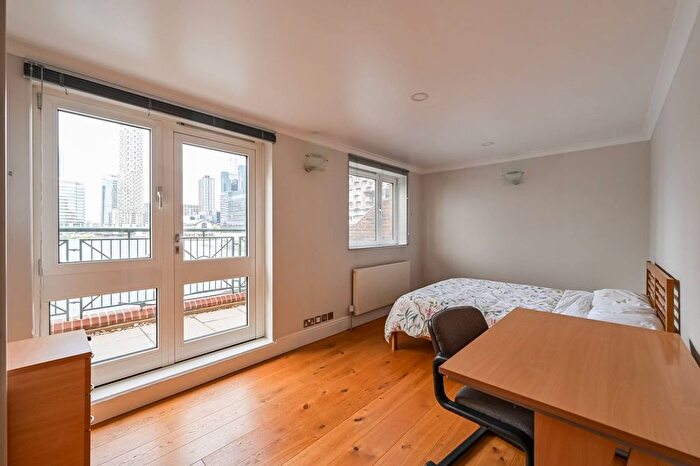 2 Bedroom Flat To Rent In Cross Harbour, Docklands, London, E14