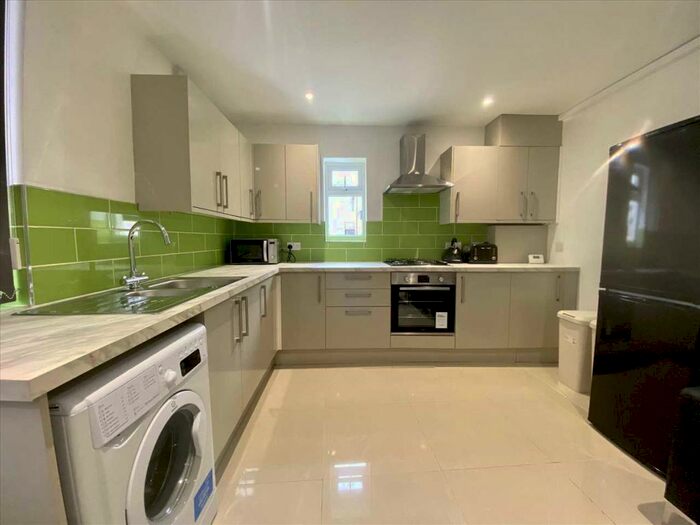 2 Bedroom Apartment To Rent In Addison Road, Plymouth, Plymouth, PL4