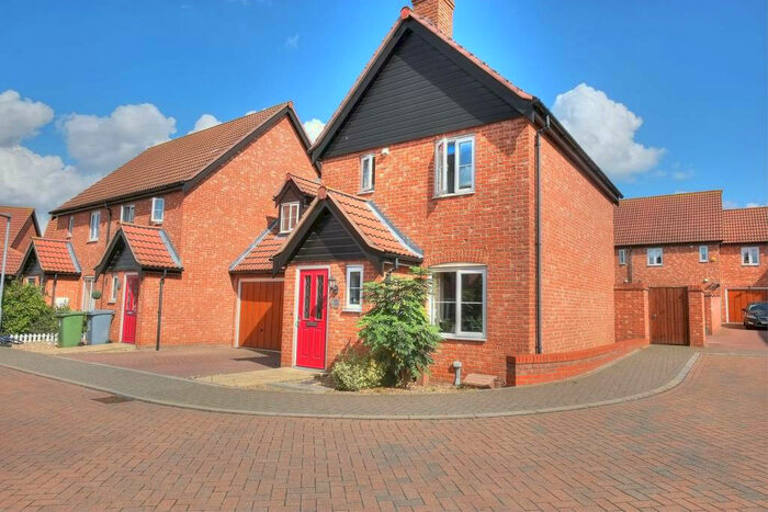 3 Bedroom Semi-Detached House To Rent In Chopyngs Dole Close, Norwich, Norfolk, NR7