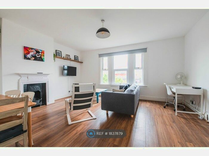 2 Bedroom Flat To Rent In Lea Bridge Road, London, E10