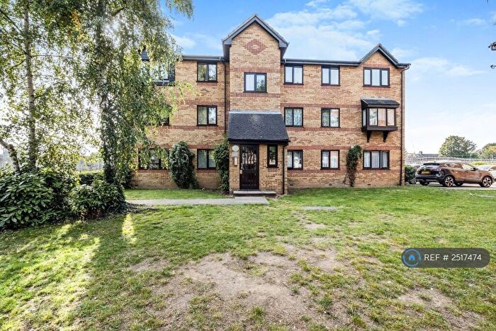 2 Bedroom Flat To Rent In Greenslade Road, Barking, IG11