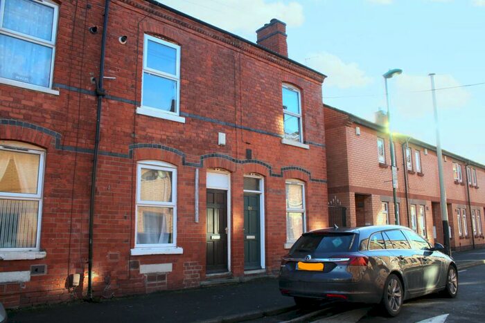 3 Bedroom Terraced House To Rent In Thurman Street, NG7