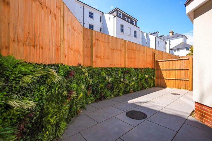 1 Bedroom Apartment For Sale In Grande Views, Burlington Place, Eastbourne, BN21