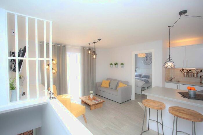 1 Bedroom Maisonette To Rent In Wendlebury Court, Luton, LU4