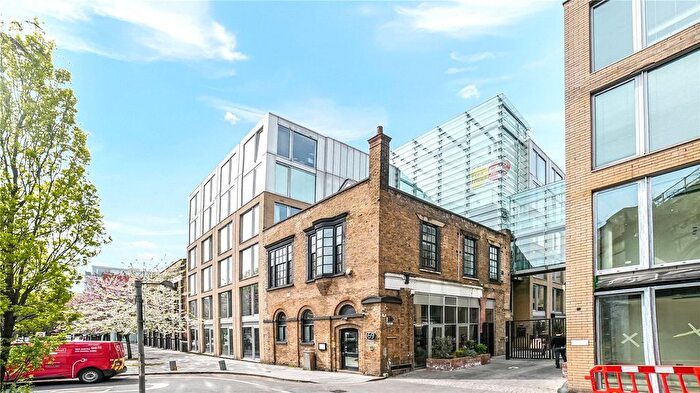 2 Bedroom Flat For Sale In Tower Bridge Road, London, SE1