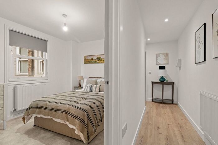 1 Bedroom Flat For Sale In Boltro Road, Haywards Heath, RH16