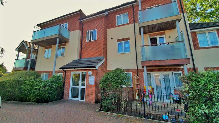 1 Bedroom Flat To Rent In Thorney Court, Harlington Road, Uxbridge, UB8