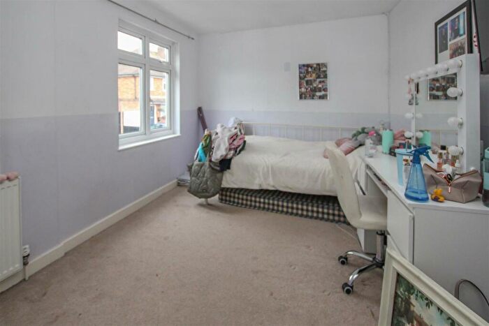 5 Bedroom Detached House For Sale In The Chase, Ingrave, Brentwood, CM13