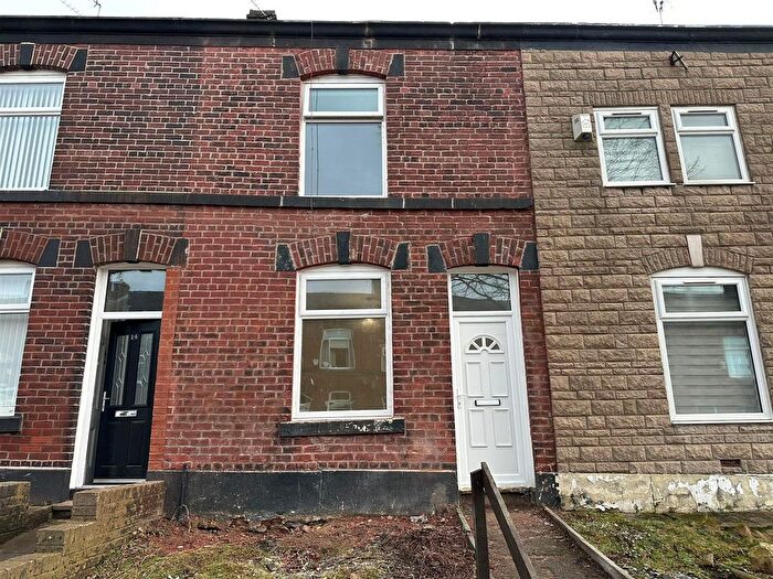 2 Bedroom Town House To Rent In Hilton Street, Bury, BL9