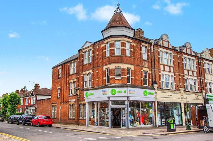 3 Bedroom Flat For Sale In A Ballards Lane, Finchley, London, N3