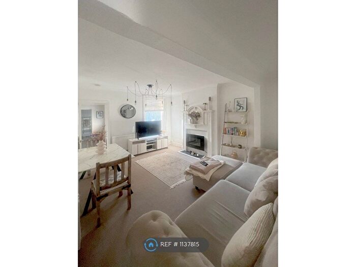 4 Bedroom Terraced House To Rent In Bond Road, Ashford, TN23