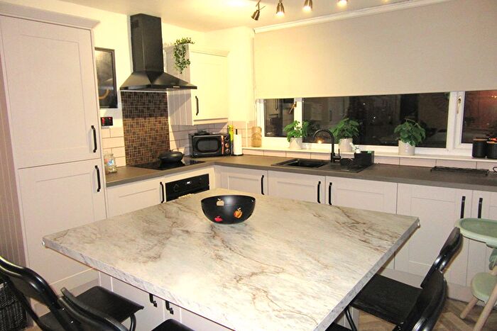 2 Bedroom Flat For Sale In Elgin Court, Dunbeath Avenue, Rainhill, L35