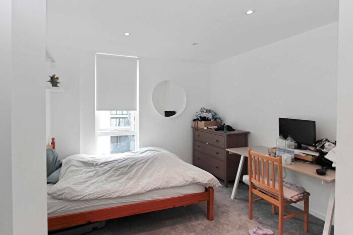 2 Bedroom Apartment To Rent In Central Street, London, EC1V