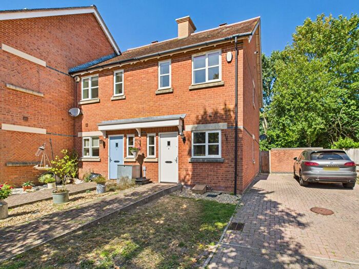 2 Bedroom End Terrace House For Sale In Lesser Horseshoe Close, Knowle Village, PO17
