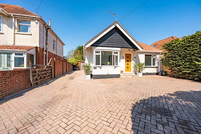 4 Bedroom Detached House For Sale In Botley Road, Southampton, SO19