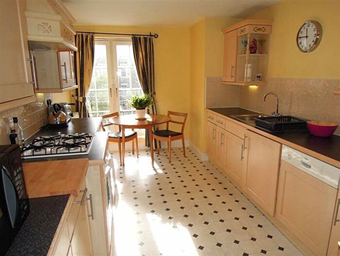 2 Bedroom Flat To Rent In East London Street, Edinburgh, EH7
