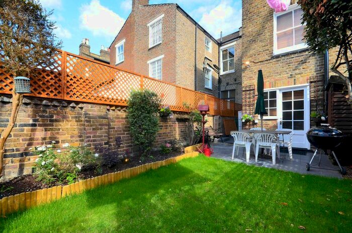 1 Bedroom Flat To Rent In Iffley Road, Brackenbury Village, London, W6