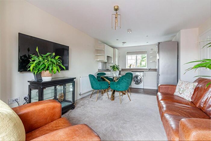 2 Bedroom Flat To Rent In Fussell Way, Wollaston, Stourbridge, DY8
