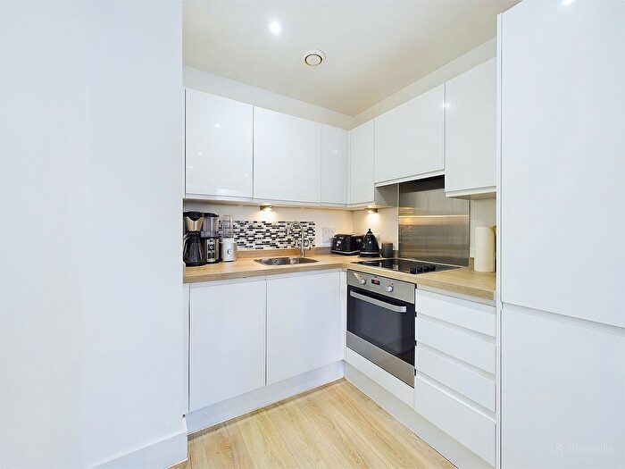 1 Bedroom Flat For Sale In Castle House, Desborough Road, High Wycombe, Buckinghamshire, HP11