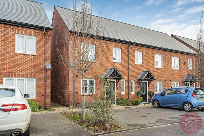 3 Bedroom End Of Terrace House For Sale In Walker Road, Bicester, OX25
