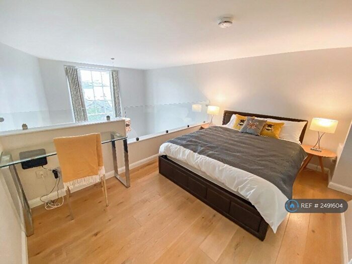 1 Bedroom Flat To Rent In Mcdonald Road, Edinburgh, EH7