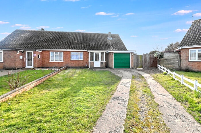 3 Bedroom Semi-Detached House For Sale In Jeffery Close, King's Lynn, Norfolk, PE30