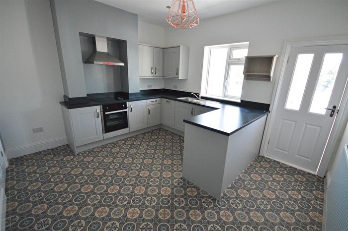 3 Bedroom End Of Terrace House For Sale In Mansfield Road, Killamarsh, Sheffield, S21