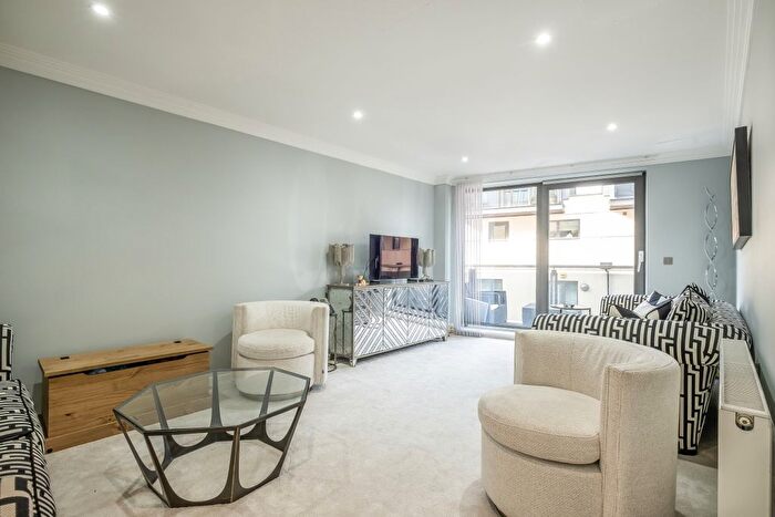 2 Bedroom Flat To Rent In St. Marys Road, Surbiton, KT6