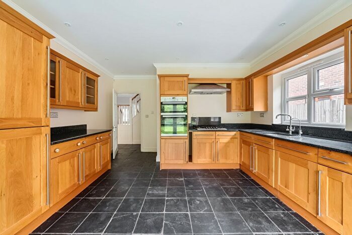 5 Bedroom Detached House To Rent In South Drive, Littleton, Winchester, SO22