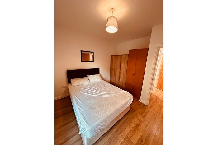 1 Bedroom Flat To Rent In Solomons Court, High Road, Finchley, London, N12