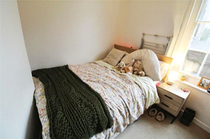 1 Bedroom Flat For Sale In Market Place, Romsey, Hampshire, SO51