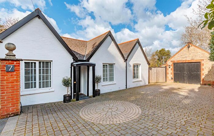 3 Bedroom Detached Bungalow For Sale In Detached Bungalow With Annexe - Woodvale Road, Cowes, PO31
