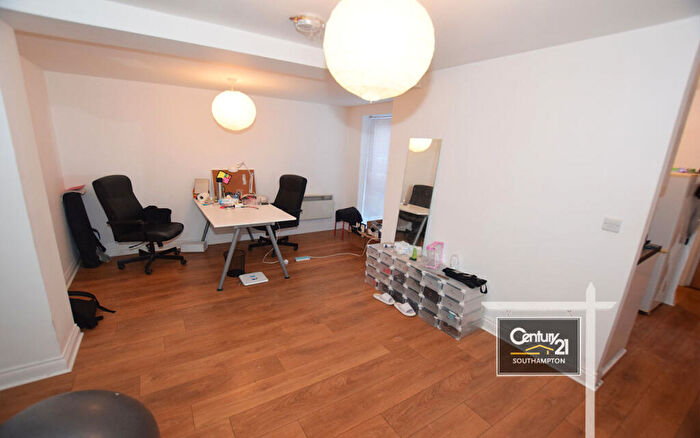 2 Bedroom Flat To Rent In |Ref: |, Bellevue Road, Southampton, SO15