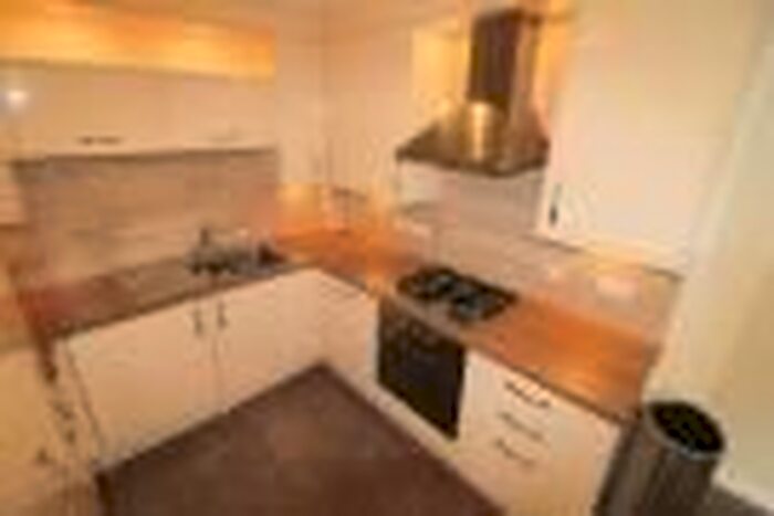 2 Bedroom Flat To Rent In Shaw Crescent, Aberdeen, AB25
