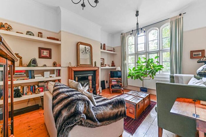 3 Bedroom Terraced House For Sale In King William Iv Gardens, Penge, London, SE20