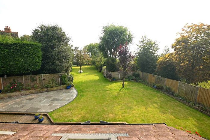 4 Bedroom Detached House For Sale In Sunningdale, Alrewas Road, Kings Bromley, DE13