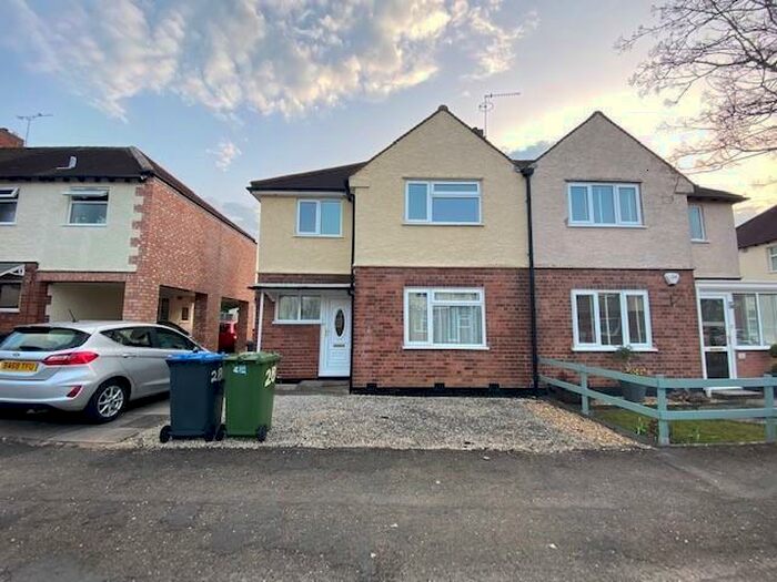 3 Bedroom Semi-Detached House To Rent In Lawrence Road, Rugby, CV21