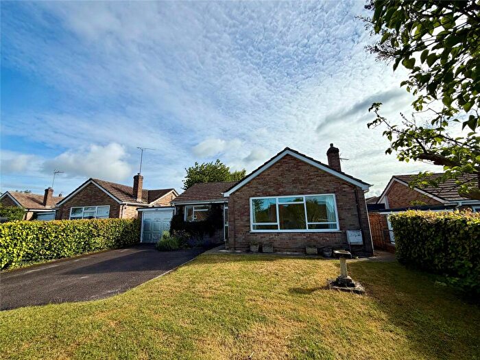 3 Bedroom Bungalow To Rent In Crawley Road, Witney, Oxon, OX28