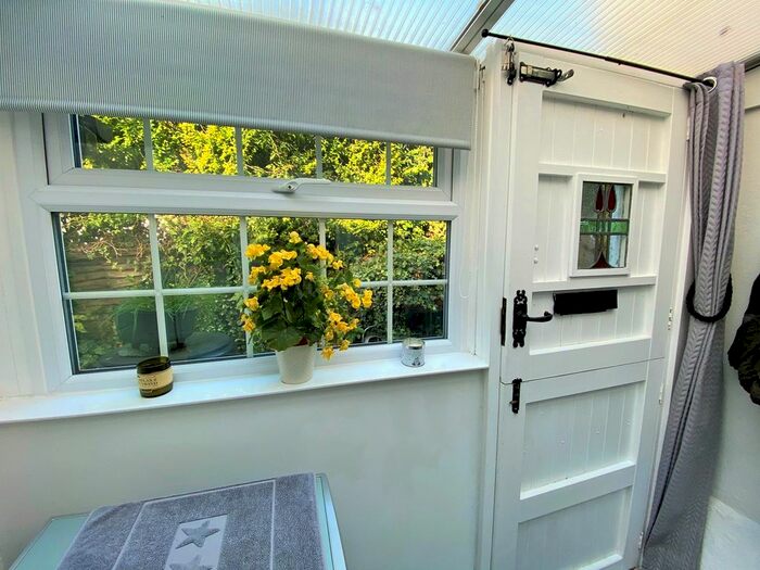 2 Bedroom Cottage To Rent In Westwell, Ashford TN25