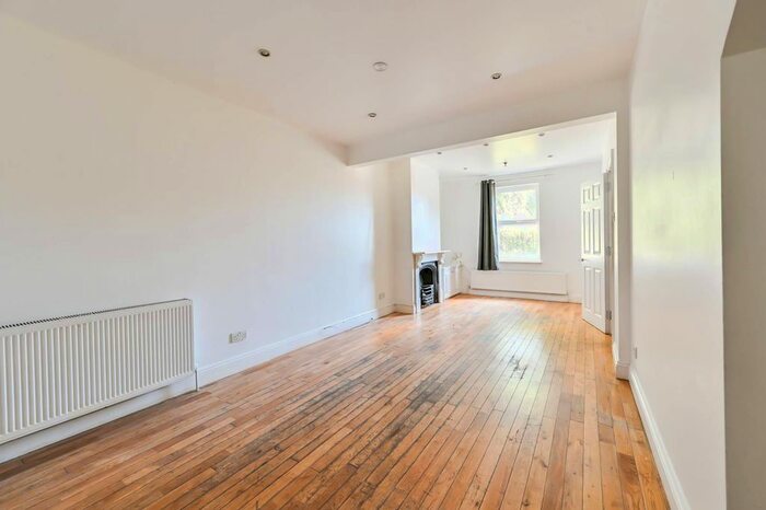 3 Bedroom Terraced House To Rent In Latchmere Road, Battersea, London, SW11