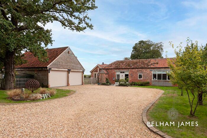 4 Bedroom Barn Conversion For Sale In Grange Farm Barns, Brandon Road, NG32