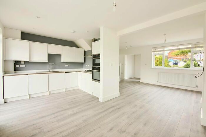 3 Bedroom Property To Rent In Brookfield Avenue, Runcorn, WA7