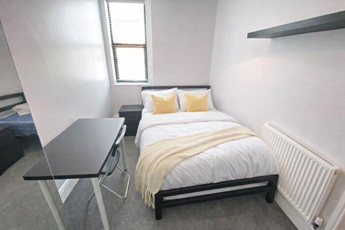 2 Bedroom Apartment To Rent In Flat, Millicent Road, West Bridgford, Nottingham, NG2