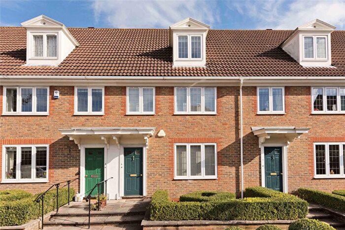 4 Bedroom Terraced House To Rent In Holly Green, Rosslyn Park, Weybridge, Surrey, KT13
