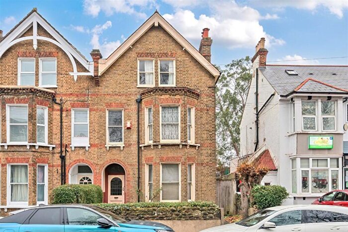 6 Bedroom Semi Detached House For Sale In Woodside Green, London, SE25